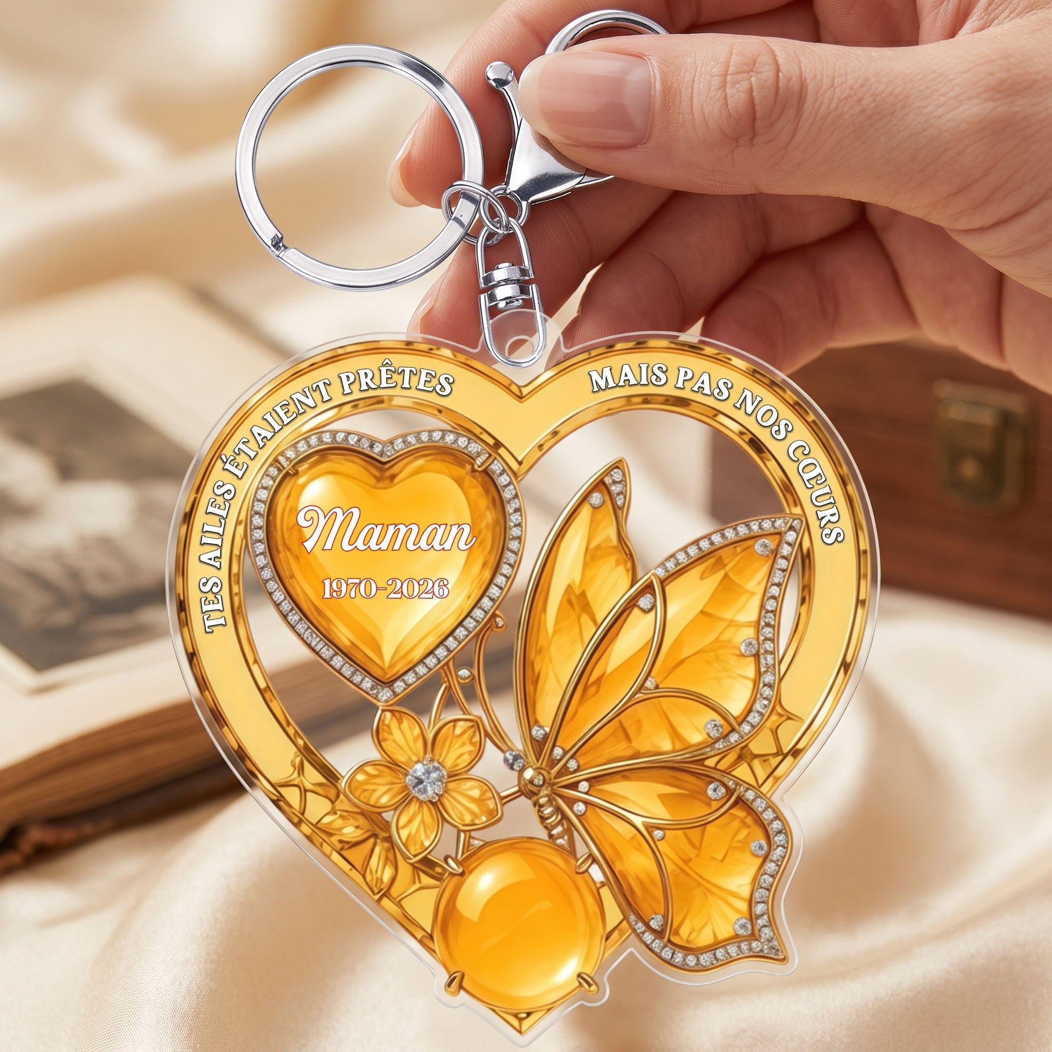 CoeurPapillonCommemoratif_CadeauPersonnalisePorte clesenAcryliquepourlaFamille_3