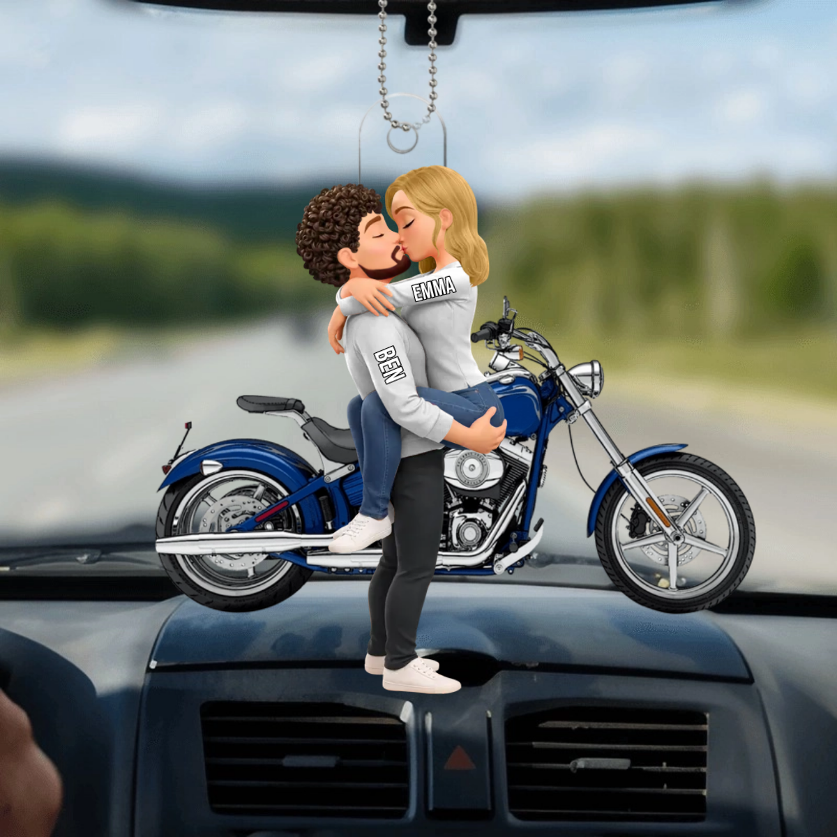 CoupledeMotardsquiS_embrasse_Porte ClesenAcryliquePersonnalise2