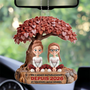 SceneDeCoupleSousUnArbreDeCoeurs_CadeauPersonnaliseOrnementEnAcryliquePourCouples6